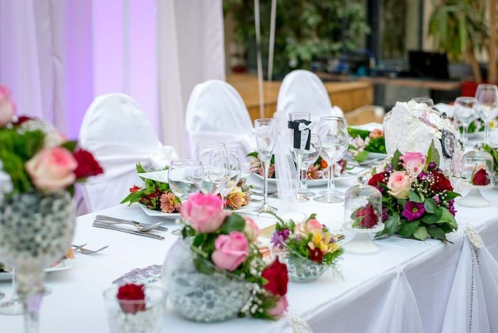 How To Host A Dinner Party