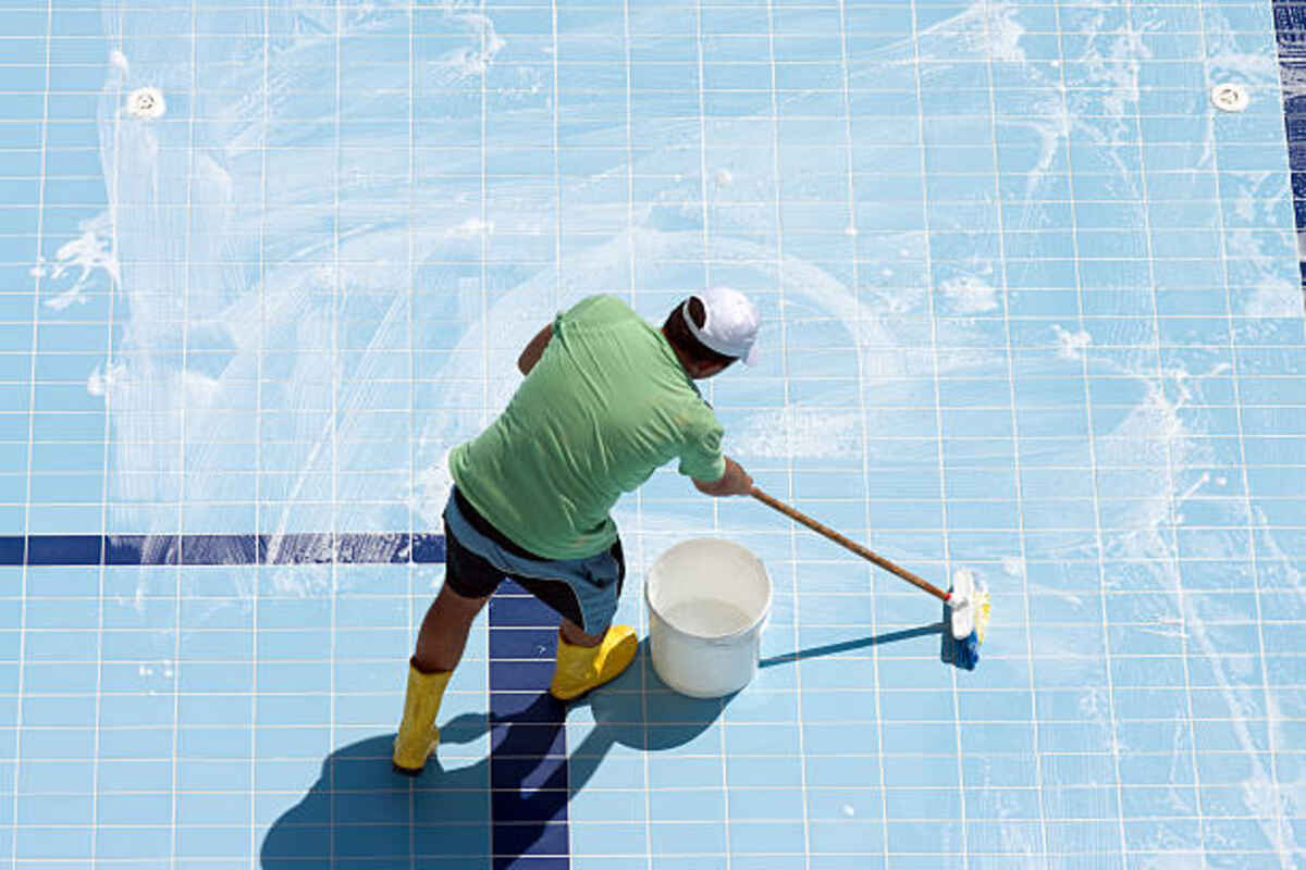 pool cleaning in Knoxville